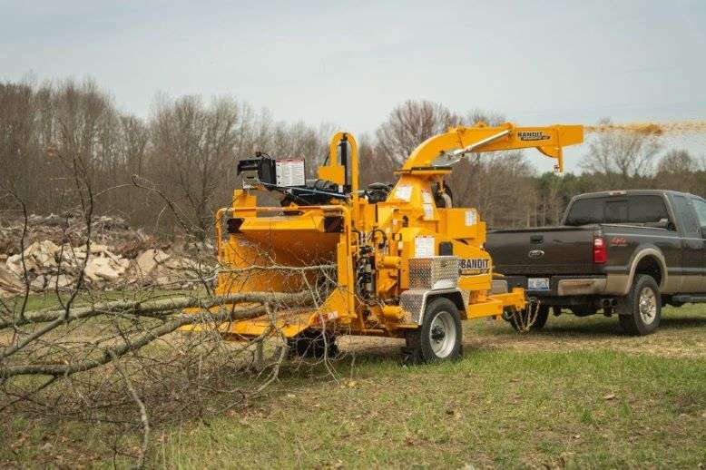 Bandit 15" tracked chipper