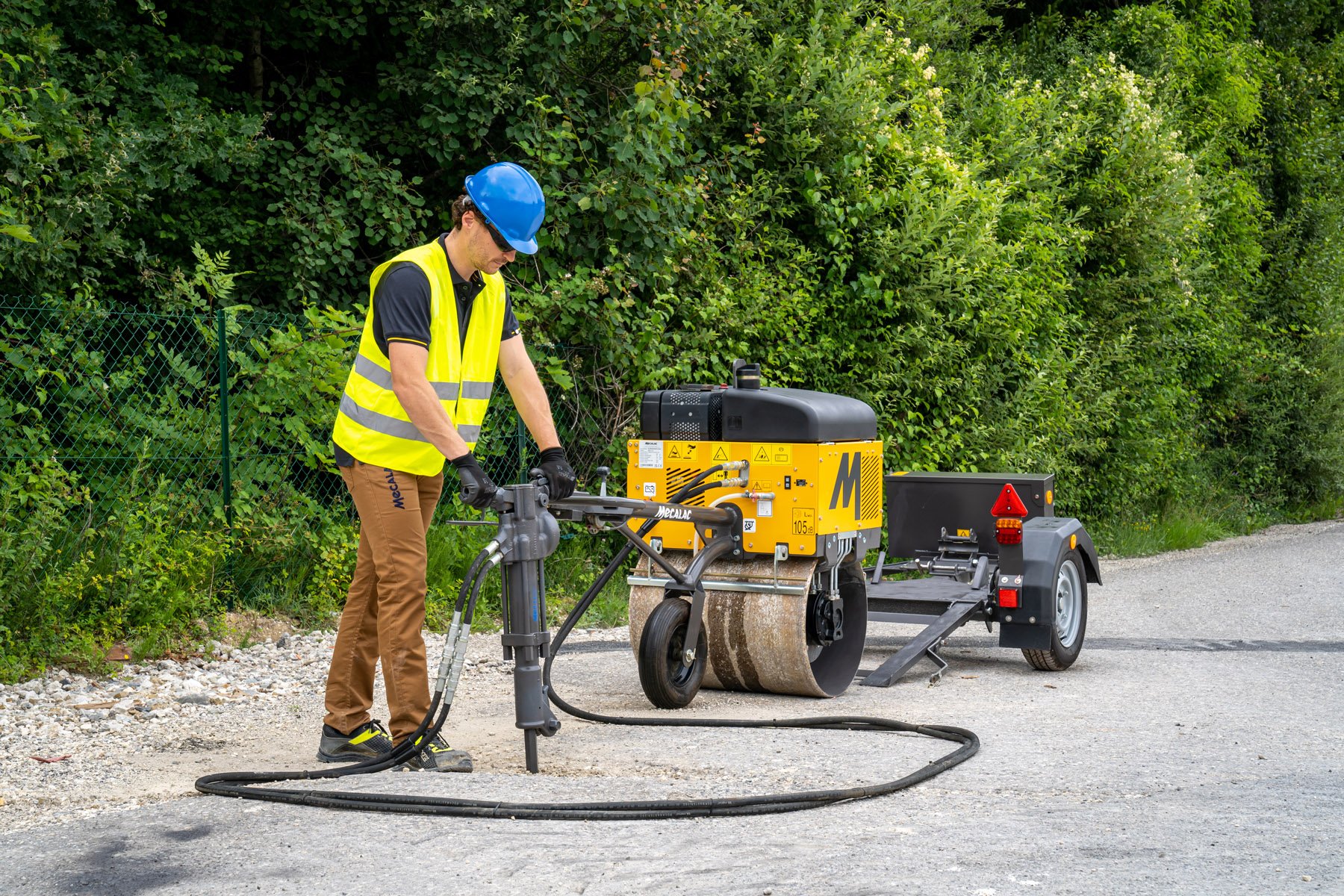 Pedestrian Vibrating Roller - Diesel