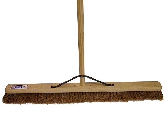 36" Coco Broom £10.95
