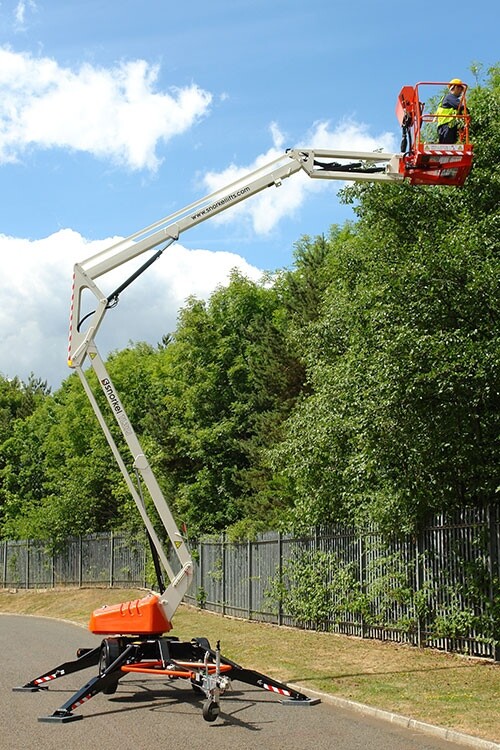 TOWABLE BOOM LIFT