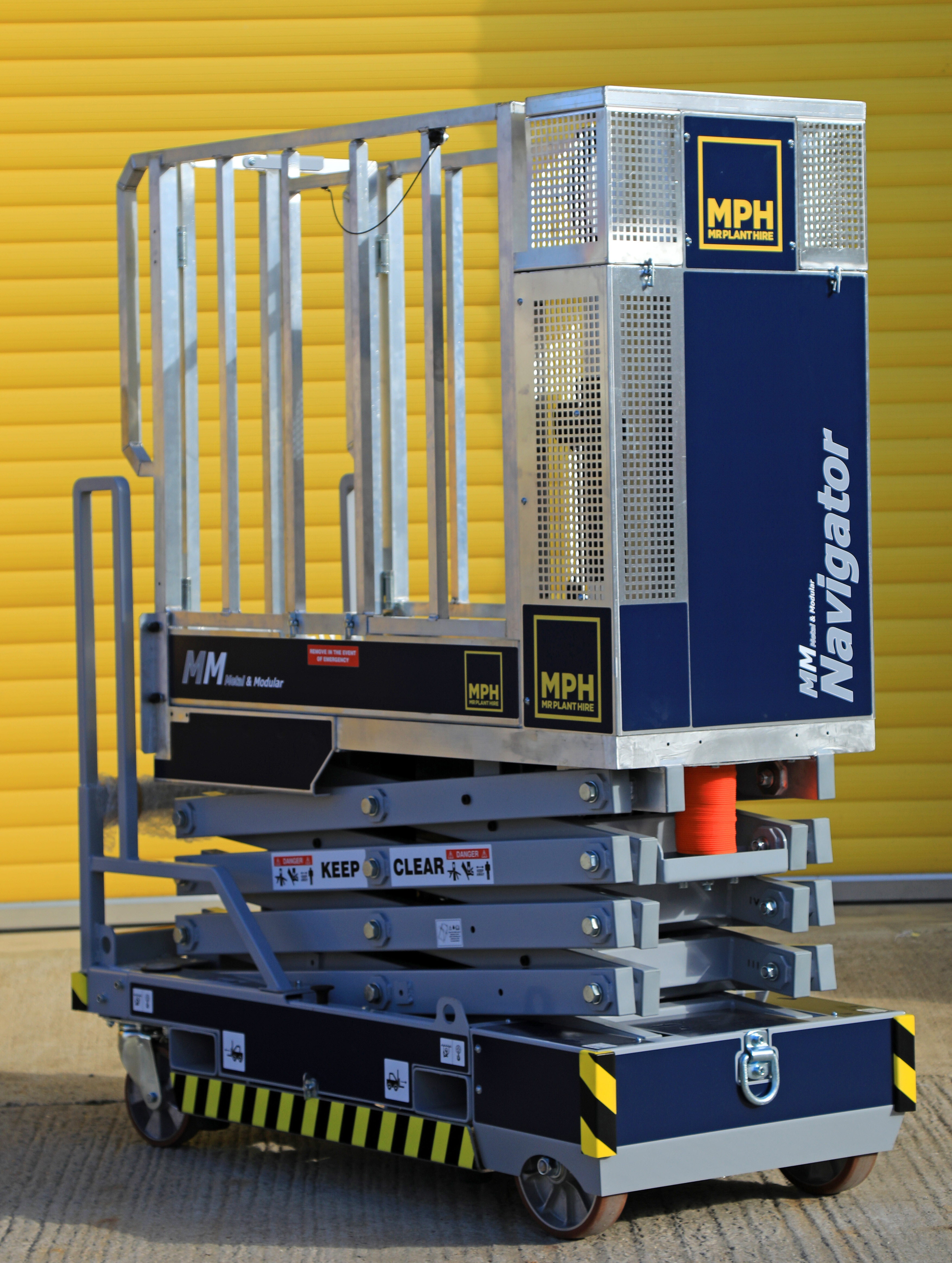 6m Push Around Lift