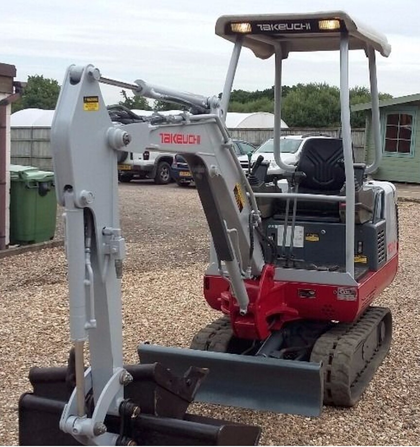 1.5 TONNE MINI EXCAVATOR