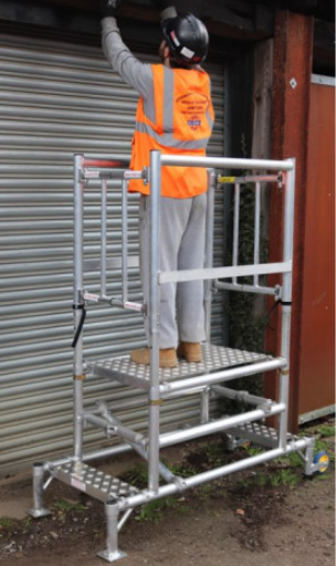 Adjustable Podium Ladder