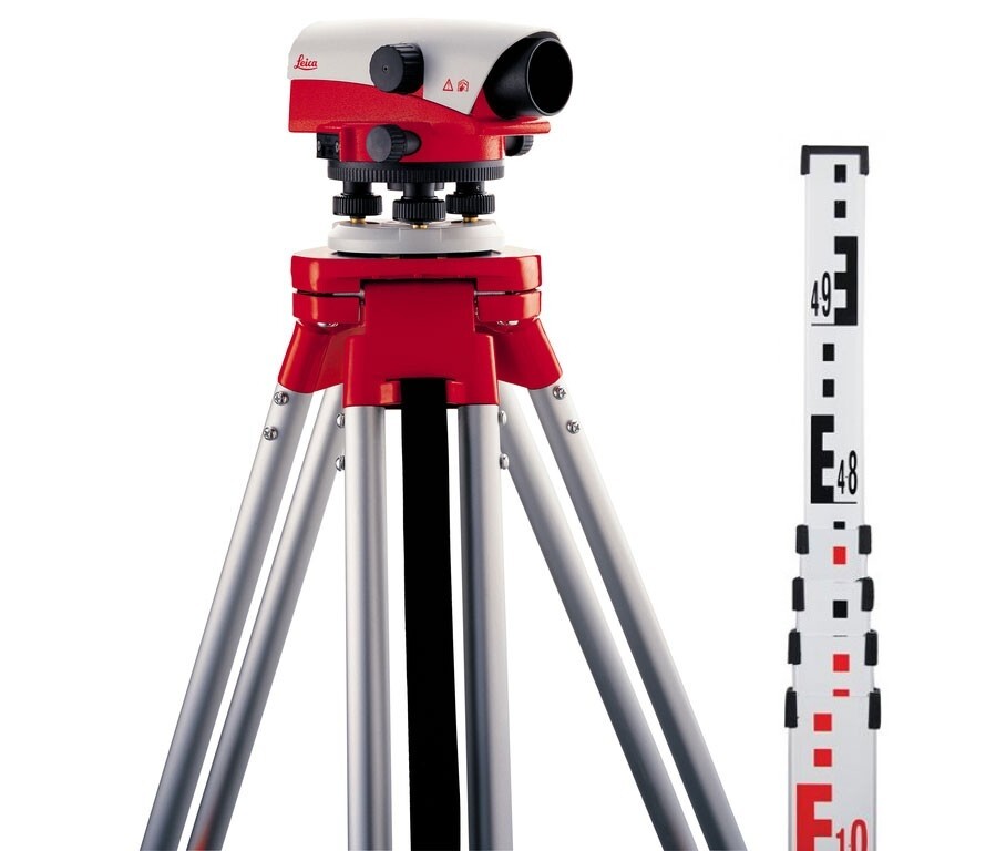 Dumpyy Level c/w Tripod and Staff