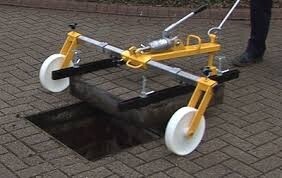 Hydraulic Manhole Lifter