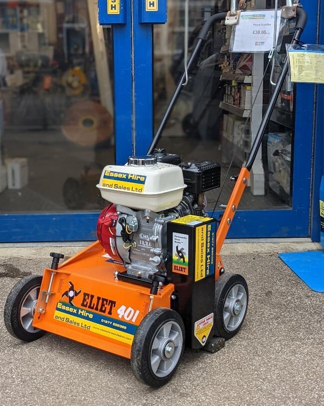 Petrol lawn scarifier