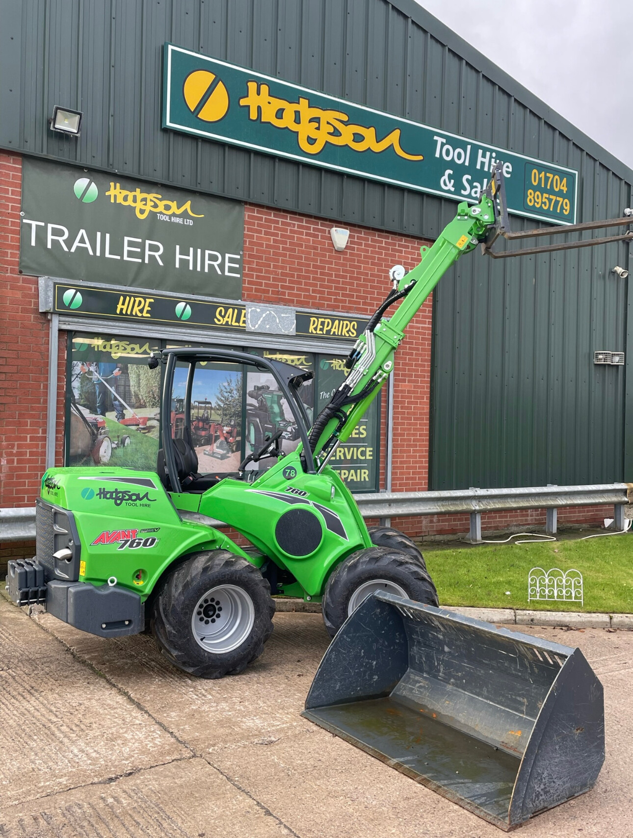 Avant 760i Mini Loader