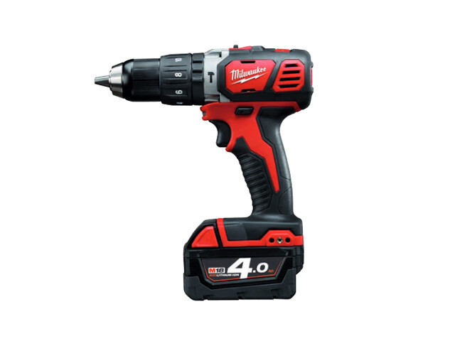 MILWAUKEE M18BPD-402C 18V COMBI DRILL 2X 4.0AH
