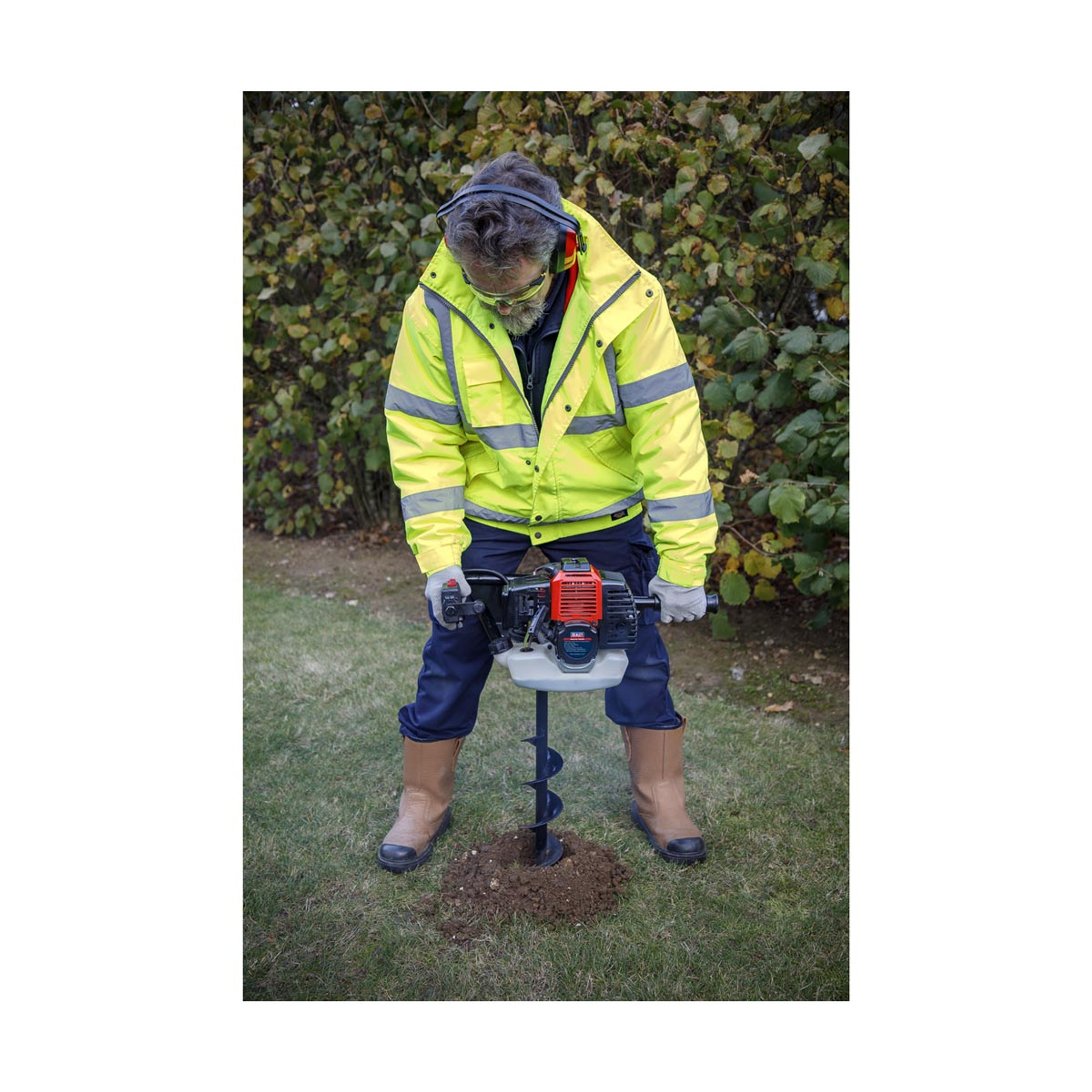 Single Person Earth Auger / Post Hole Borer Petrol