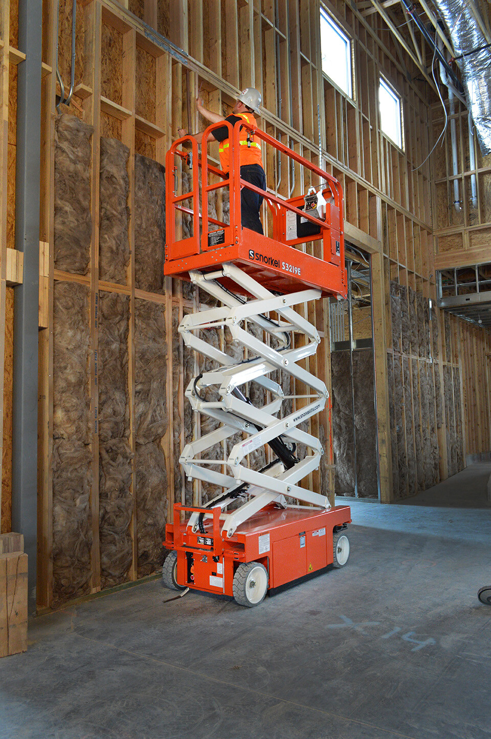 7.8m Electric Scissor Lift