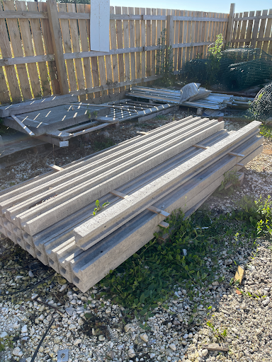 Concrete slotted posts