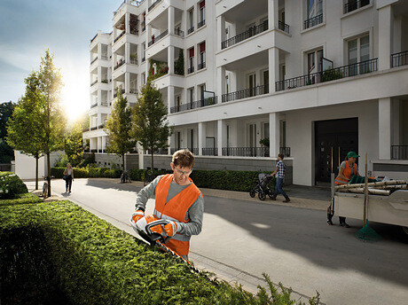 36V Cordless Hedge Trimmer